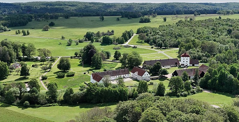 En flygbild över Hovdala slott